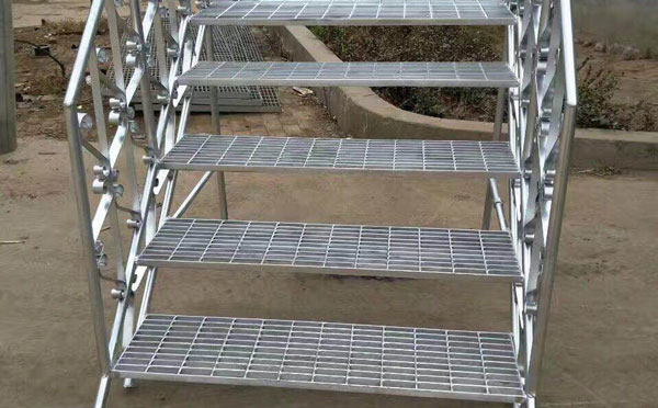 樓梯踏步板